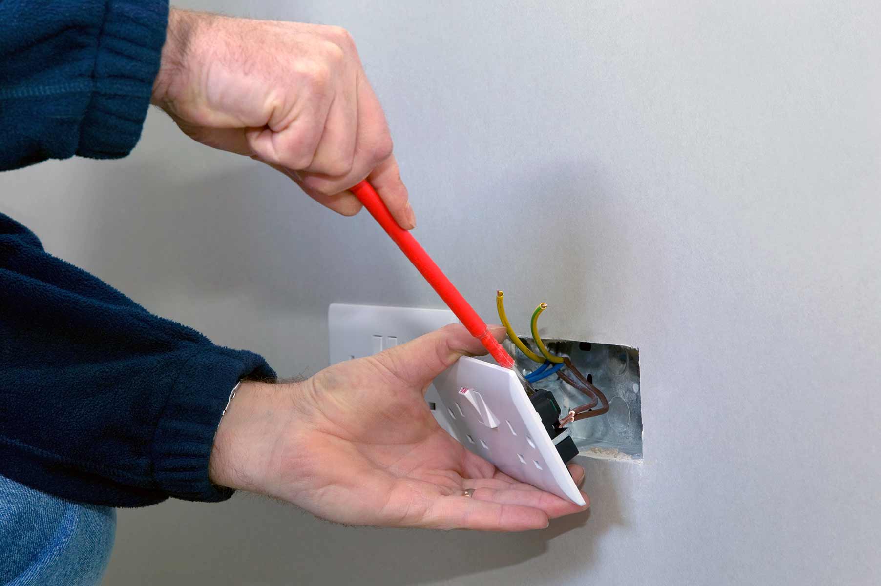 Our electricians can install plug sockets for domestic and commercial proeprties in Jarrow and the local area. 